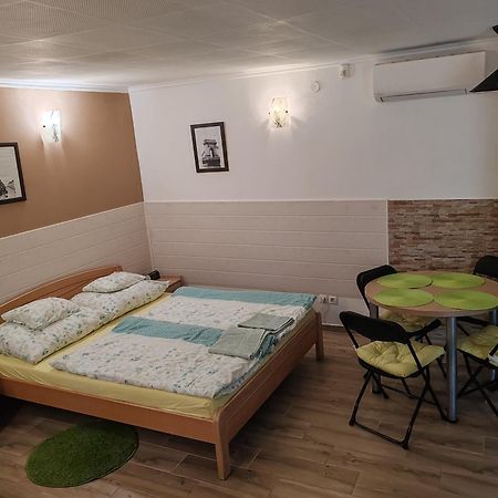 Apartment Patricia With Garden Βουδαπέστη Εξωτερικό φωτογραφία