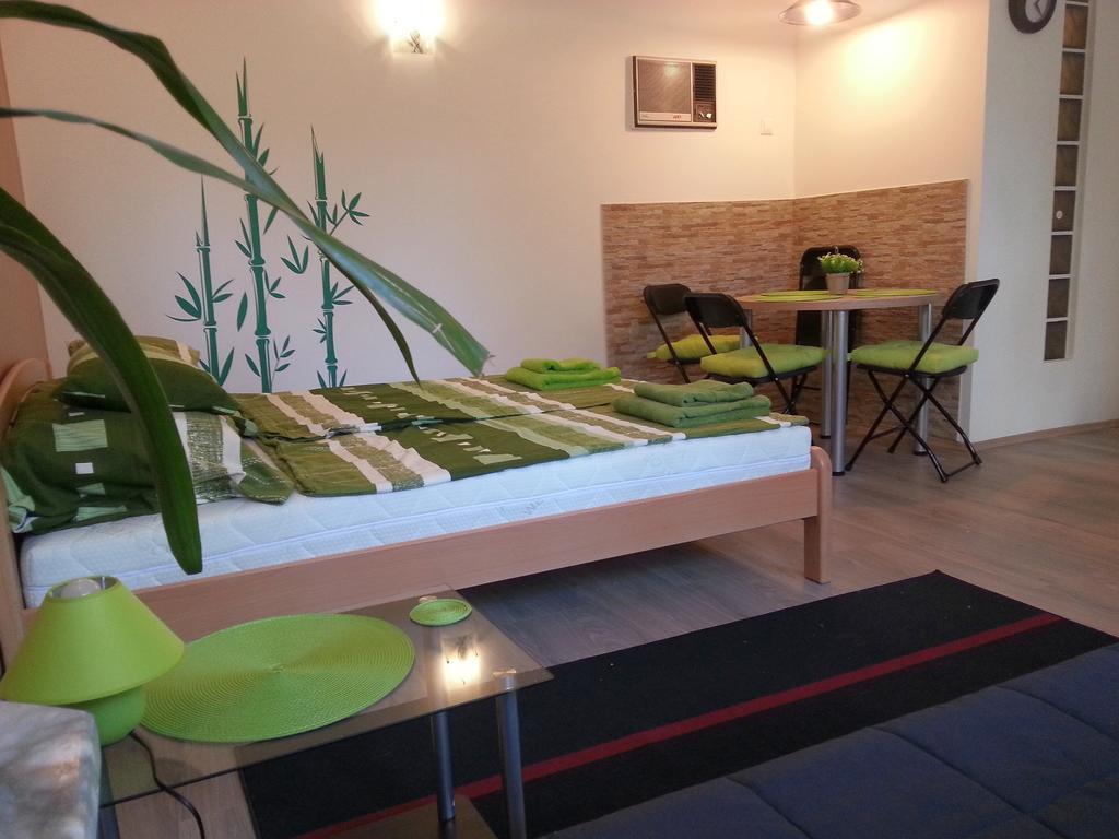 Apartment Patricia With Garden Βουδαπέστη Δωμάτιο φωτογραφία