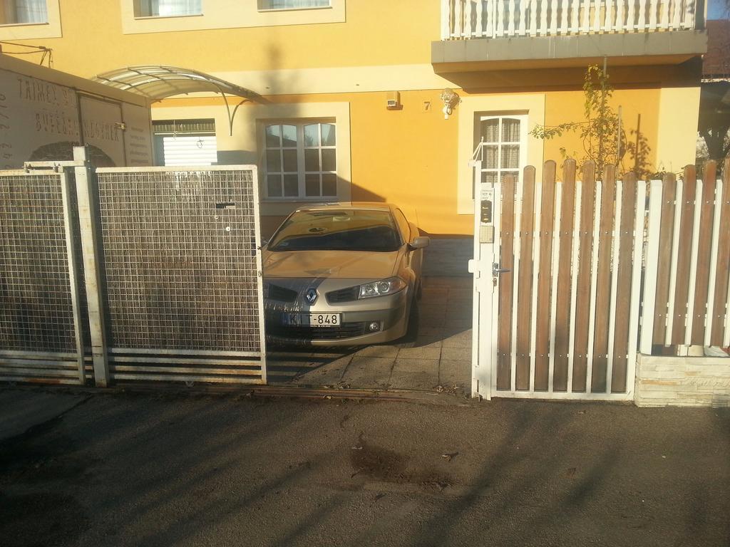 Apartment Patricia With Garden Βουδαπέστη Δωμάτιο φωτογραφία
