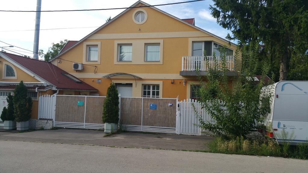 Apartment Patricia With Garden Βουδαπέστη Εξωτερικό φωτογραφία